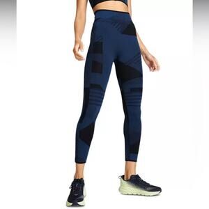 Sweaty Betty Interval Seamless 7/8 Workout Leggings
Navy Blue Block Jacquard M
